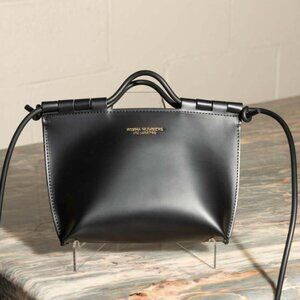 Info: Kozha Numbers Siesta Bag, brand new, perfect condition